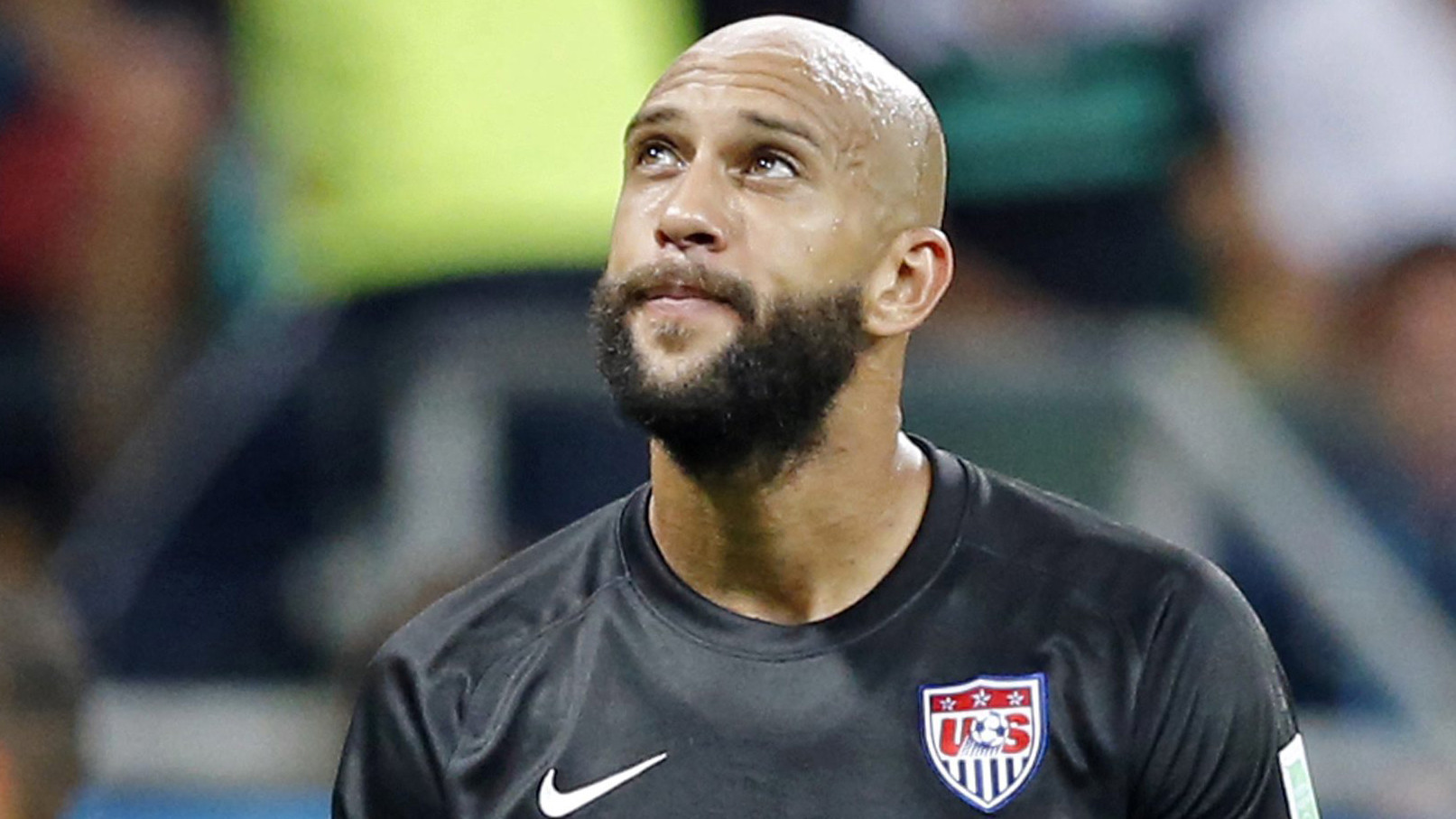 epa04294857 USA's goalkeeper Tim Howard reacts after receving the 1-0 goal during the FIFA World Cup 2014 round of 16 match between Belgium and the USA at the Arena Fonte Nova in Salvador, Brazil, 01 July 2014. (RESTRICTIONS APPLY: Editorial Use Only, not used in association with any commercial entity - Images must not be used in any form of alert service or push service of any kind including via mobile alert services, downloads to mobile devices or MMS messaging - Images must appear as still images and must not emulate match action video footage - No alteration is made to, and no text or image is superimposed over, any published image which: (a) intentionally obscures or removes a sponsor identification image; or (b) adds or overlays the commercial identification of any third party which is not officially associated with the FIFA World Cup) EPA/GUILLAUME HORCAJUELO EPA/GUILLAUME HORCAJUELO EDITORIAL USE ONLY ** Usable by LA, CT and MoD ONLY **